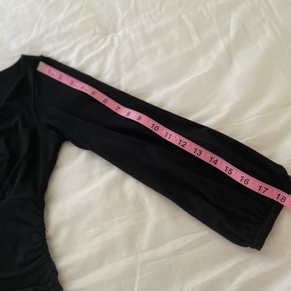 Susana Monaco Black Deep V-Neck Side Ruched Top in Black -SZ Medium - Picture 12 of 15